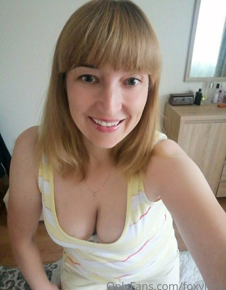 foxylera sexy pornstar img