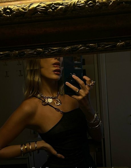 lucy love98 high quality model pictures