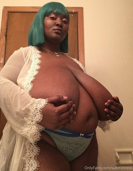 Submittress nudes star gallery