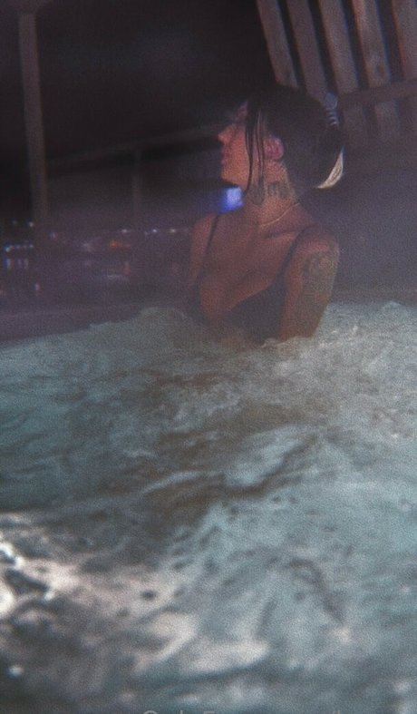 kysaa model perfect photos