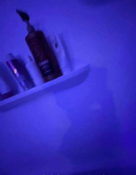 scarletss rose model hd img