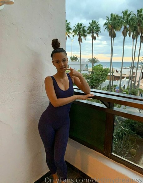 shemale fucks girl onlyfans porn pic