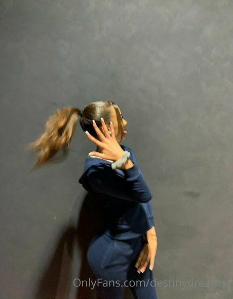 destinydreamss xxx model pic