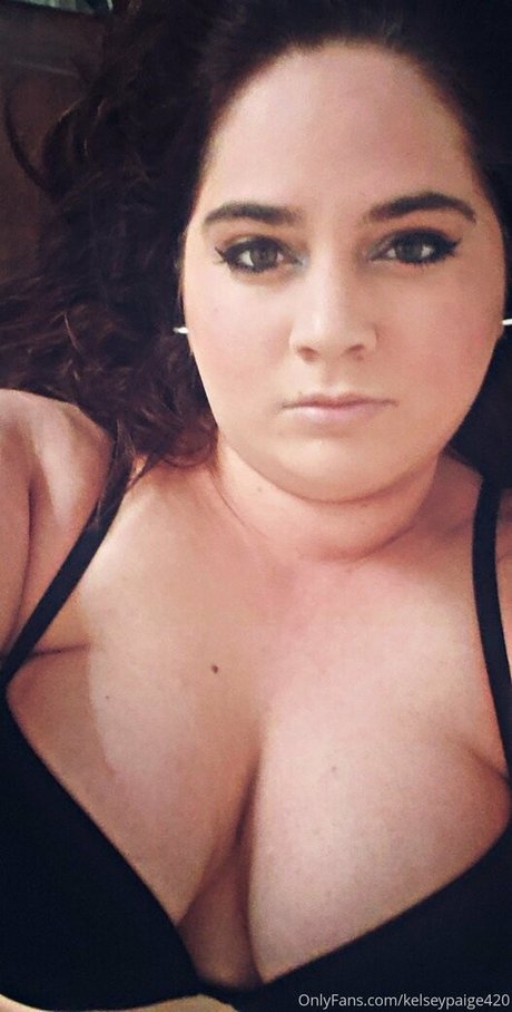 kelseypaige420 beautiful model pictures