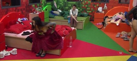 Valo Vilag exclusive actress archive