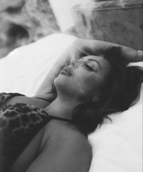 Jesy Nelson model sexy galleries