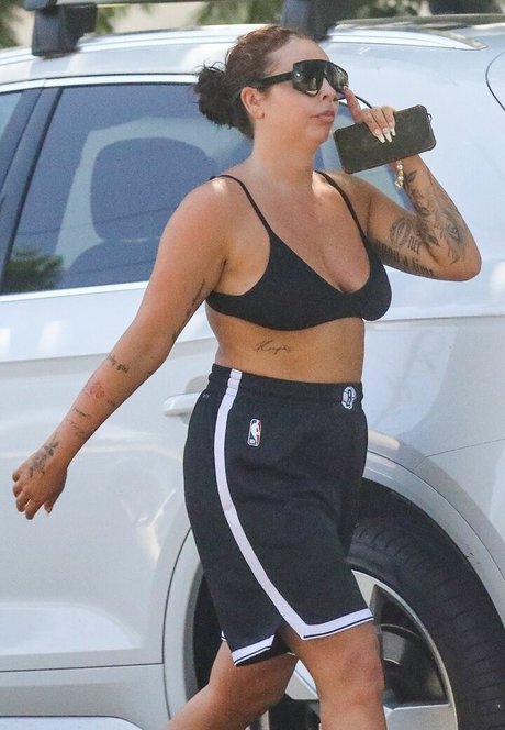 Jesy Nelson nude model photo