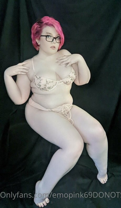 emopink69 model xxx galleries