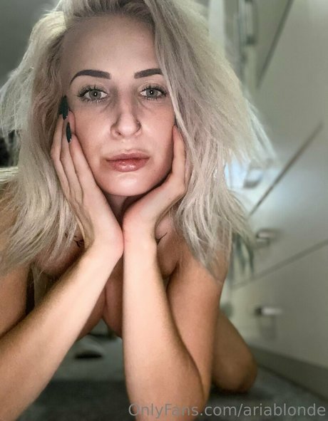 ariablonde adult model images