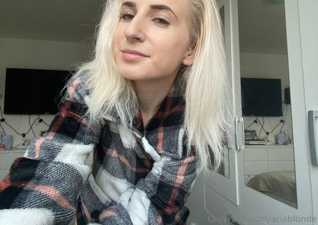 ariablonde star erotic pic