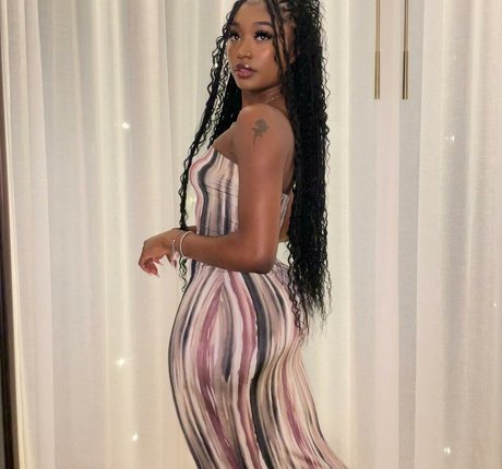 ItsTavvi star nudes pics