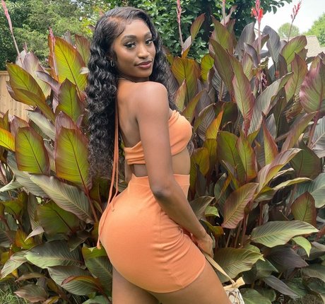 ItsTavvi star art pics