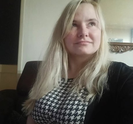 Dejana Savi nude actress pic