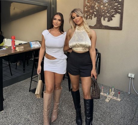 Lauren S high quality model img