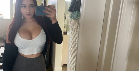 Angie D naked model photos