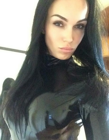 Wrapashouse model erotic archive