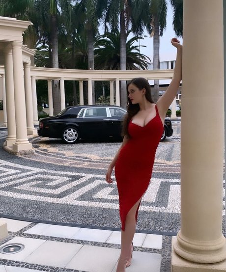 Isabel Ardley pretty actress photos