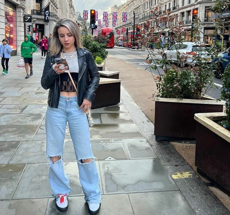 laure bv pornstar xxx photos