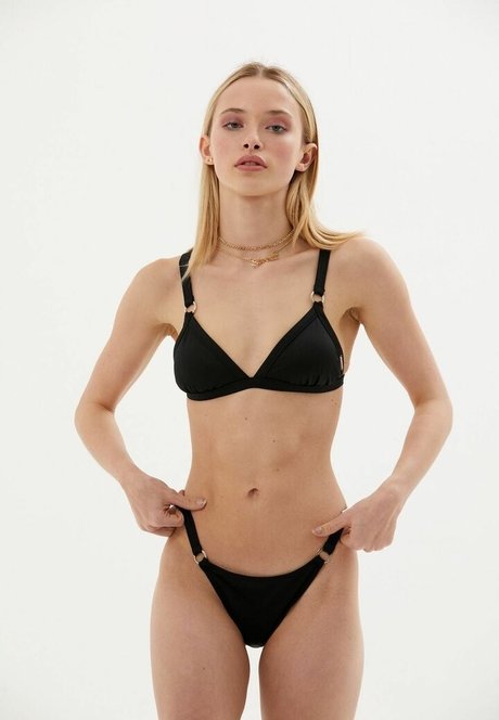 Lola Losada pornstar top photo