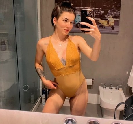 Isa Bichara pretty pornstar galleries