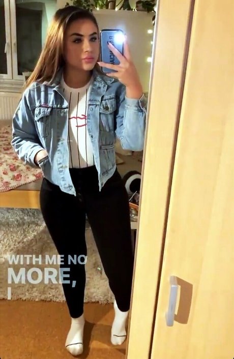 Fiona Schramm xxx actress picture