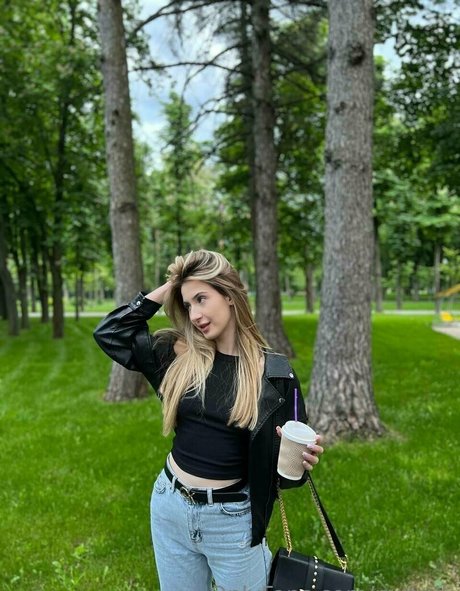 mrssilk sex model photos