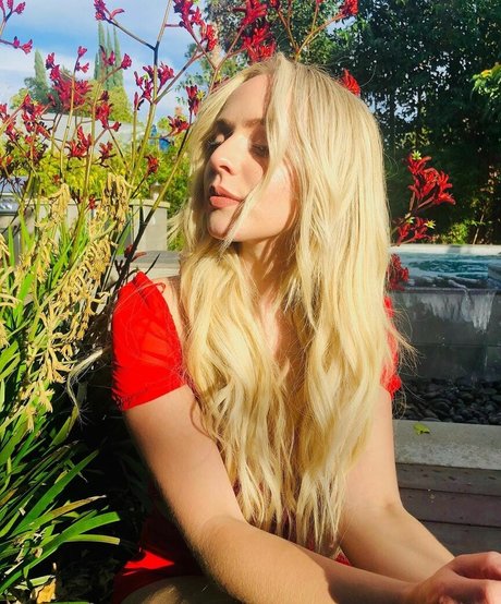 Madilyn Bailey hd pornstar photos