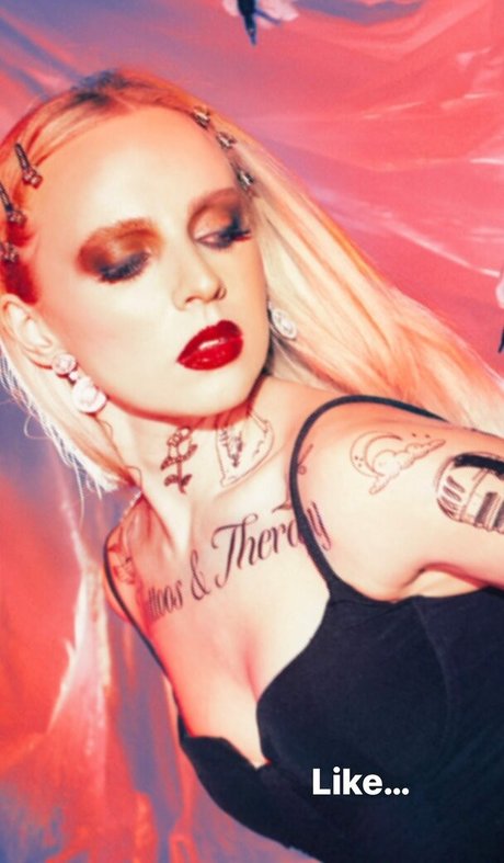 Madilyn Bailey star hd photo