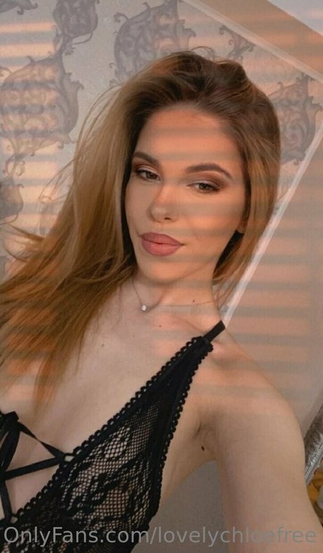 lovelychloefree model sexy picture