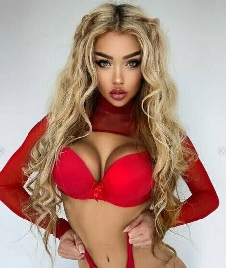 lovelychloefree top star pic