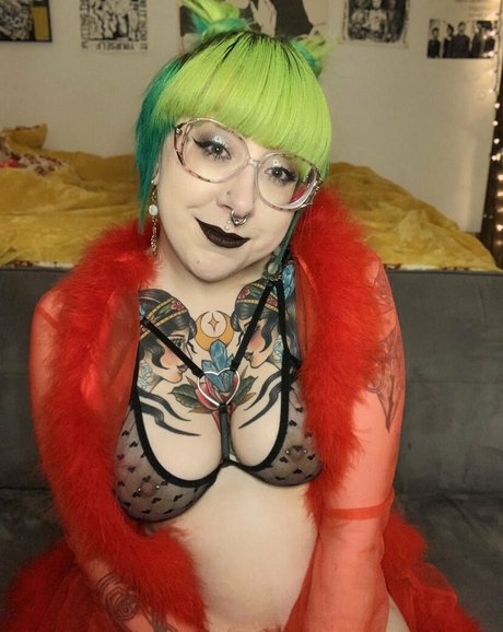 trrashvixen model porn image