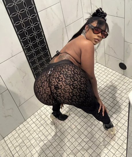 Sukihana pornographic model image