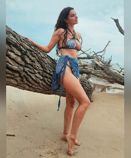 Alyson Tabbitha star hd image