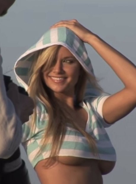 Kara Monaco porn model images