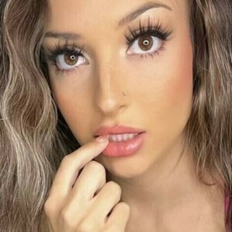 IcedMochaASMR perfect model pictures