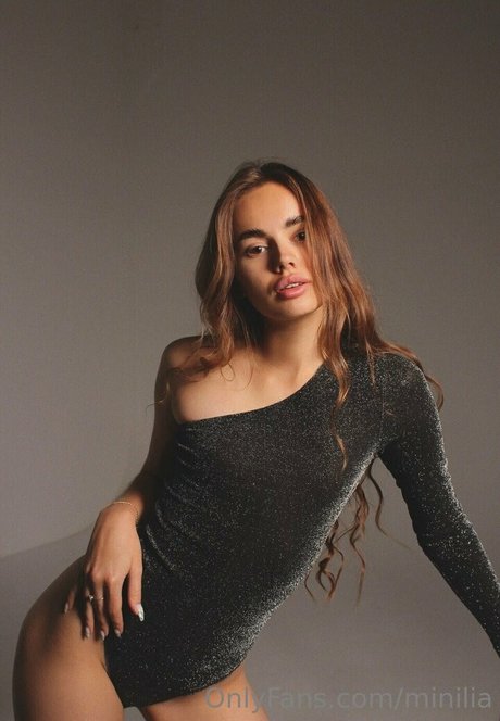minilia porn model image