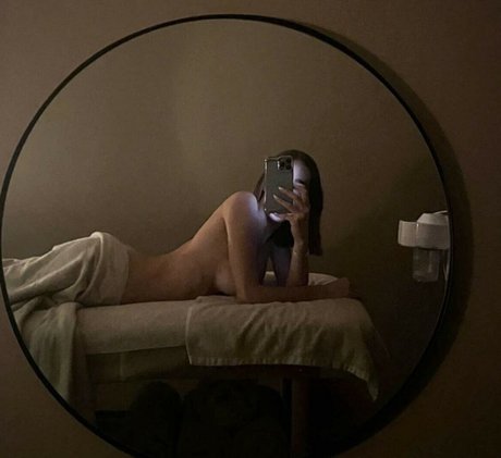 Ginevra Mavilla erotic actress archive