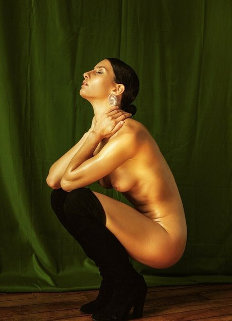 Aurelie Lacombe star erotic pic