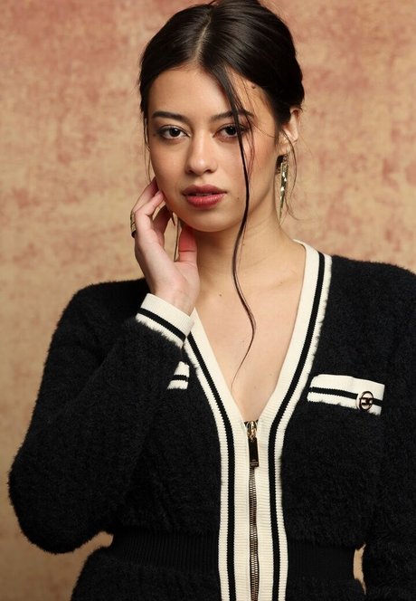 Amber Midthunder star erotic images