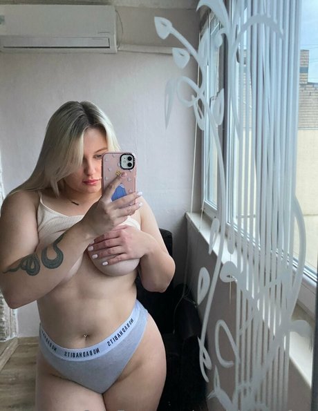 fluffy bun hot actress photos