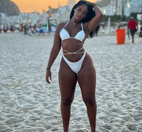 Thaynunes art star pics