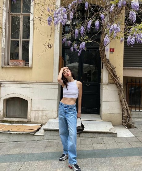 Hazar Erguclu pornstar perfect images