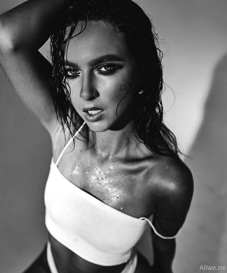 allwene free perfect model image