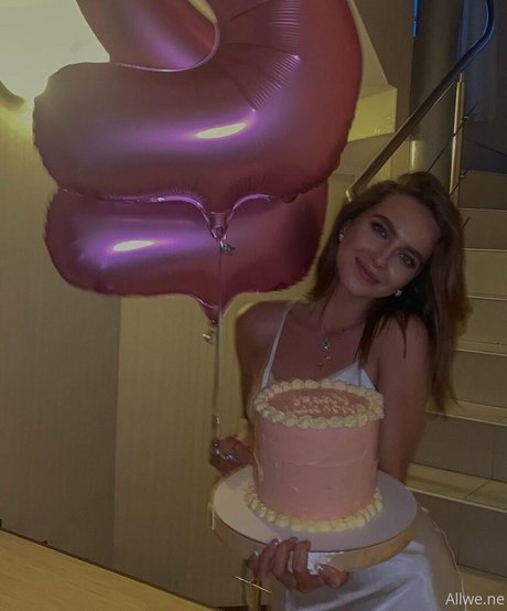 allwene free porn model image