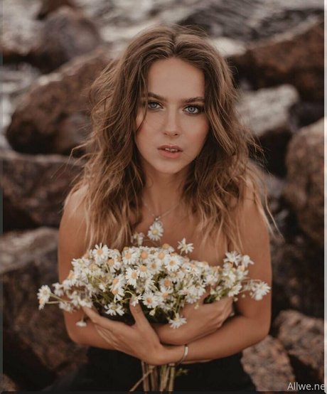 allwene free exclusive actress img