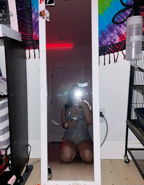 ak2018 nudes actress image