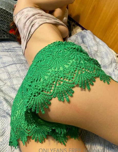 annaavram xxx model pictures