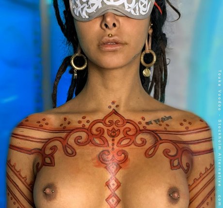 Thefreeelf model hd photos