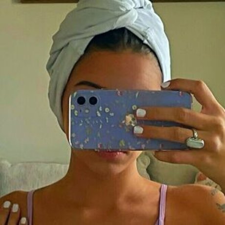 Leilianna Solis model nude photos