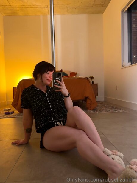 rubyelizabeth naked pornstar photo